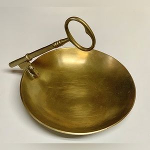 Vintage Mid Century Solid Brass VM VIRGINIA METALWORKS Key Coin Trinket Dish